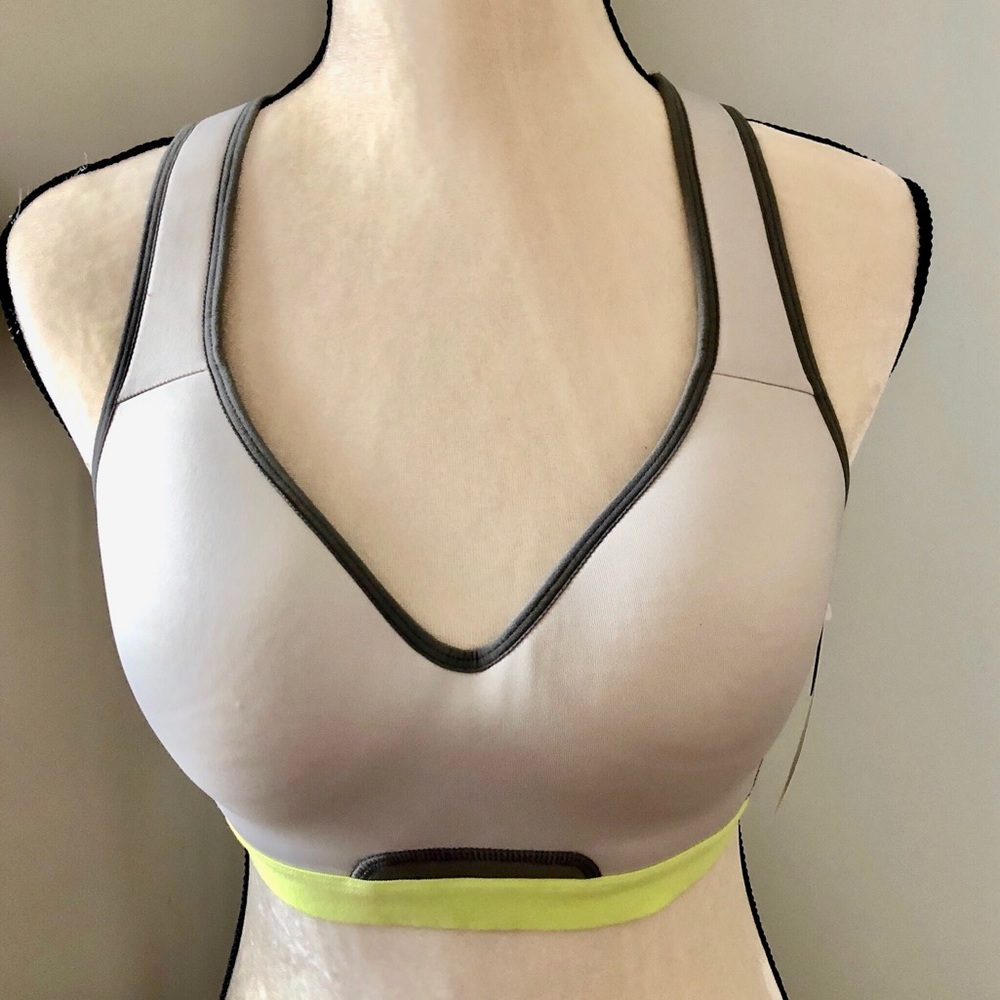 ‼️SOLD‼️ NWT “qwick-dry” sports bra - Size L